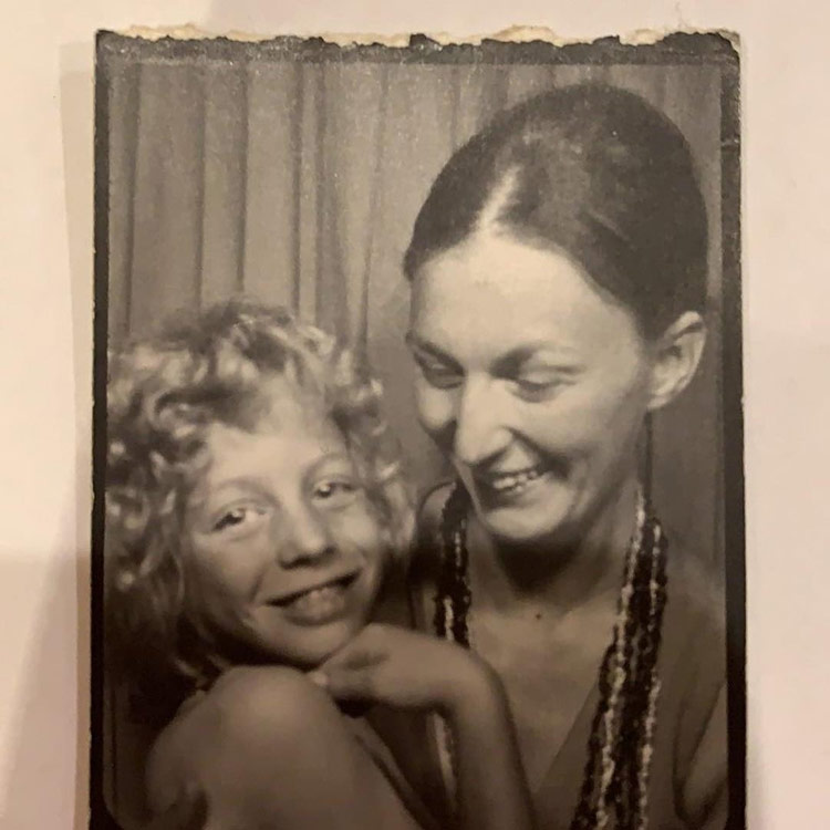 Photo of illustrator Nathalie Dion as a child